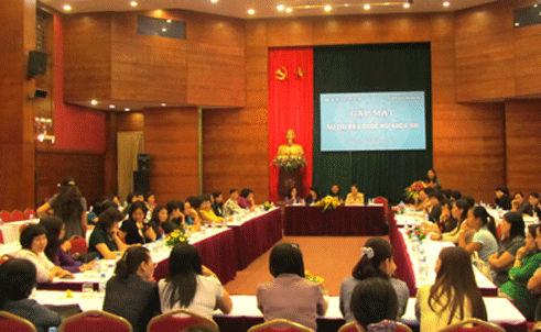 ការជួបមុខ ​បណ្ដា​សមាជិកា​សភា ដែល កំពុង​ចូលរួម សម័យប្រជុំរដ្ឋសភា ​លើកទី 3 នៅទីក្រុងហាណូយ